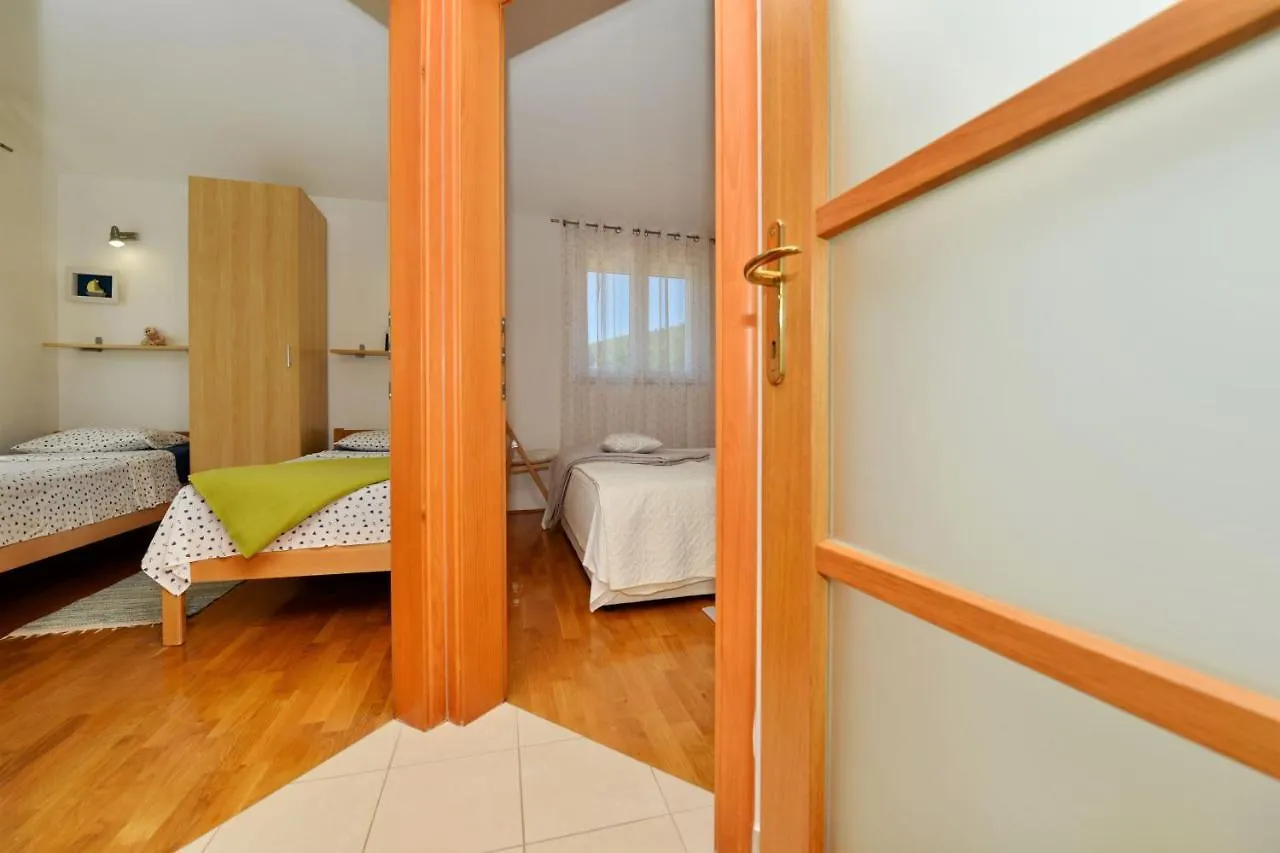 Apartment Apartmani Vila Karla, Dobropoljana, Otok Pasman