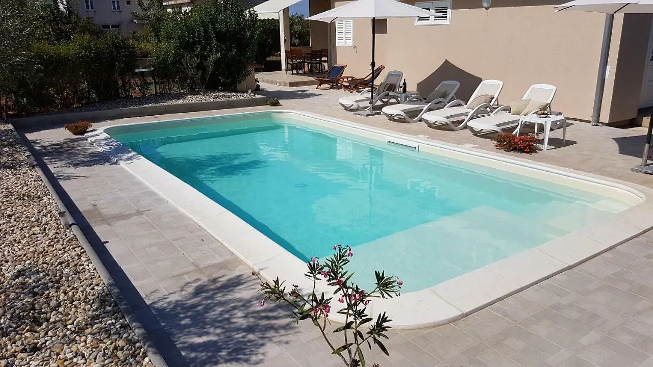 Apartment Apartmani Vila Karla, Dobropoljana, Otok Pasman