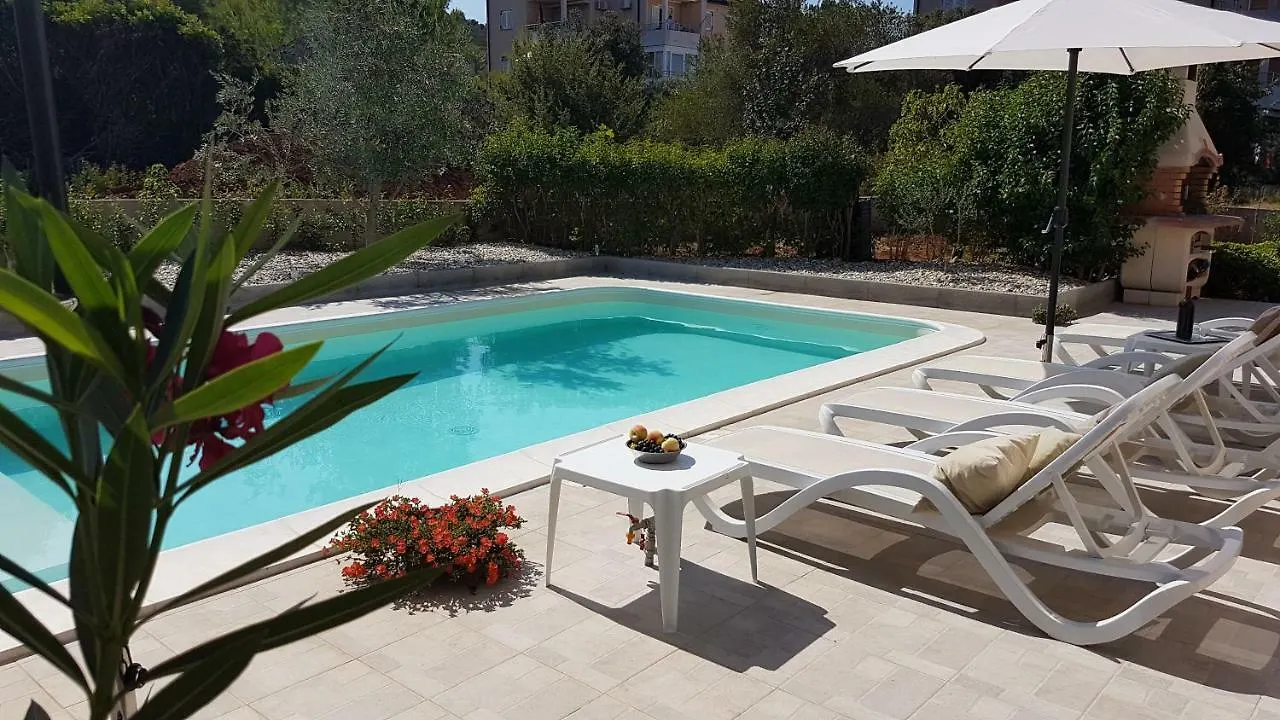Apartment Apartmani Vila Karla, Dobropoljana, Otok Pasman Croatia