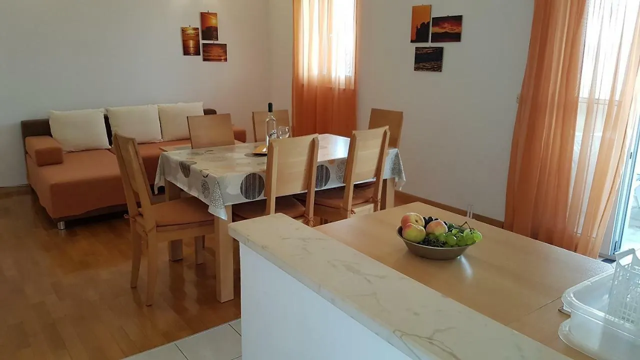 Apartment Apartmani Vila Karla, Dobropoljana, Otok Pasman