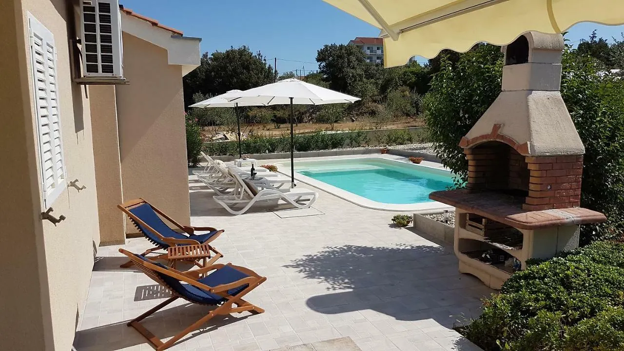 Apartment Apartmani Vila Karla, Dobropoljana, Otok Pasman Croatia