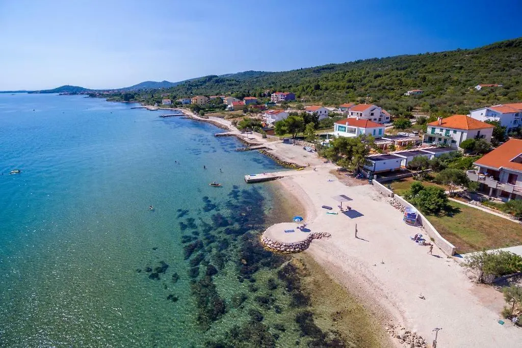 Apartment Apartmani Vila Karla, Dobropoljana, Otok Pasman Croatia