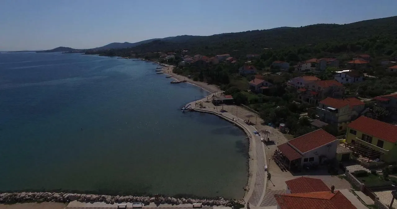 Apartment Apartmani Vila Karla, Dobropoljana, Otok Pasman