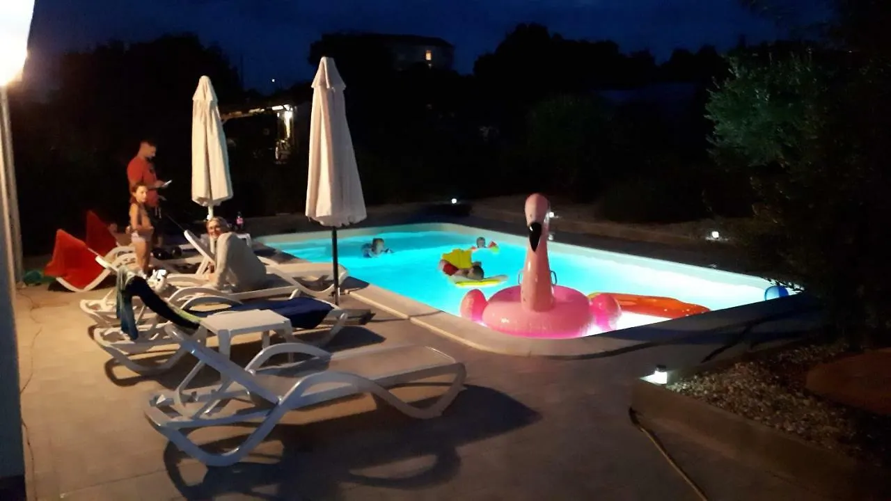 Apartment Apartmani Vila Karla, Dobropoljana, Otok Pasman