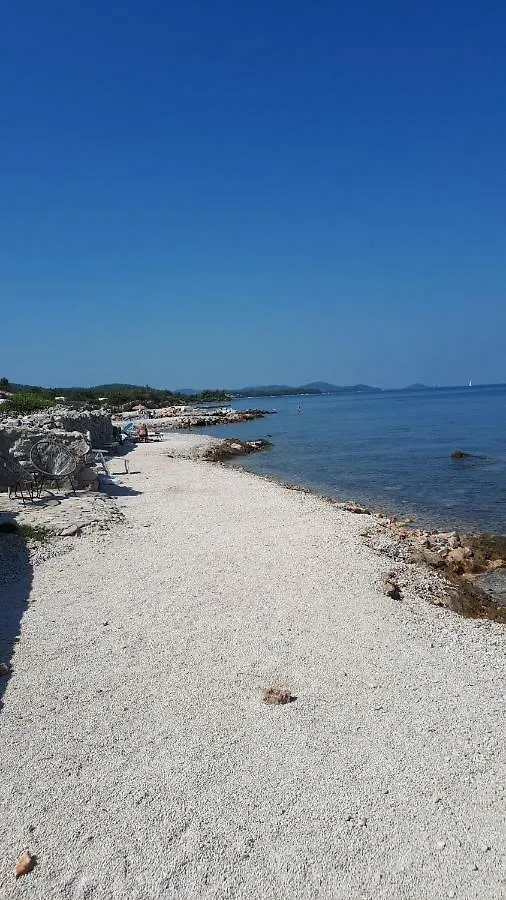 Apartment Apartmani Vila Karla, Dobropoljana, Otok Pasman Croatia